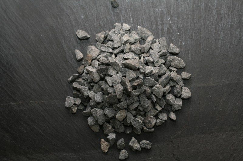 Gebrochenes Material der Seliger GmbH & Co KG