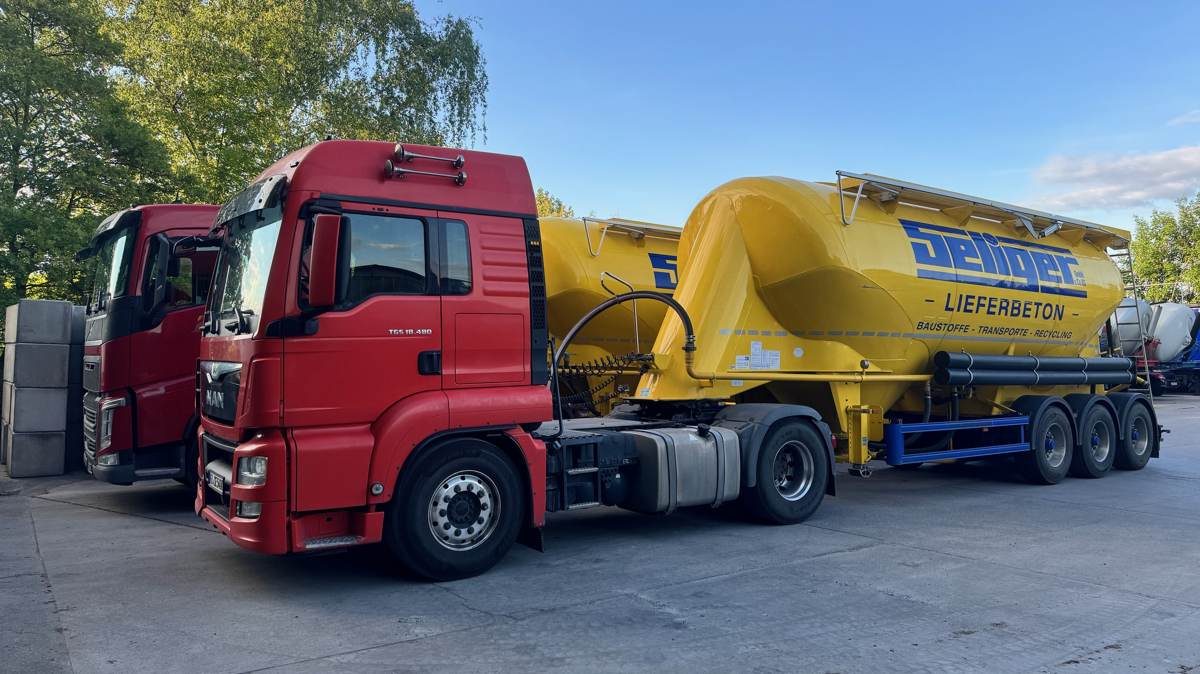 Sattelzug der Seliger GmbH & Co KG mit Lieferbeton-Tankauflieger